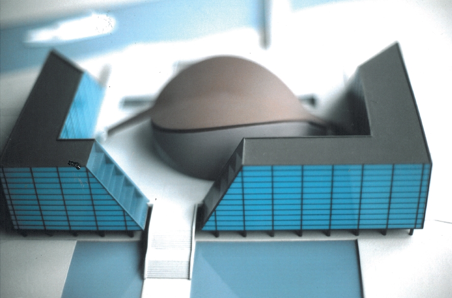 Modellfoto: Kongresshalle ohne Randbögen mit eingefasster Umbauung