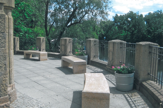 Neugestaltete Sitzterrasse